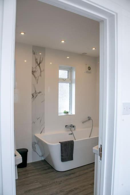Stylish Retreat In Leigh-On-Sea Apartment Southend-on-Sea Exterior photo