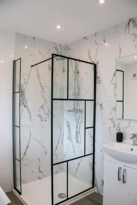 Stylish Retreat In Leigh-On-Sea Apartment Southend-on-Sea Exterior photo