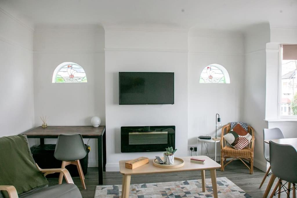 Stylish Retreat In Leigh-On-Sea Apartment Southend-on-Sea Exterior photo